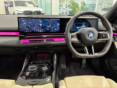 2025 BMW I5 TOURING photo 17
