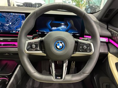 2025 BMW I5 TOURING photo 18