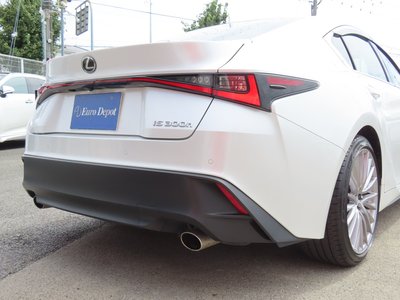 2023 Lexus IS — миниатюра 38