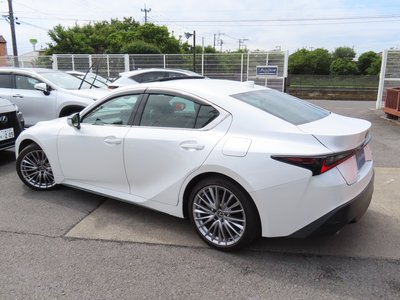 2023 Lexus IS — миниатюра 8