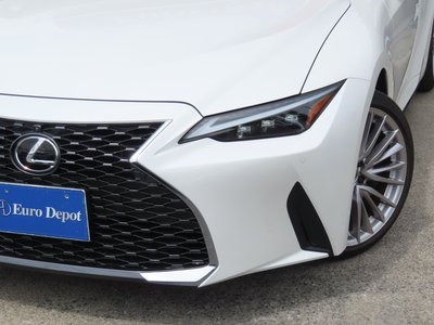 2023 Lexus IS — миниатюра 5