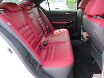 2023 Lexus IS — миниатюра 19