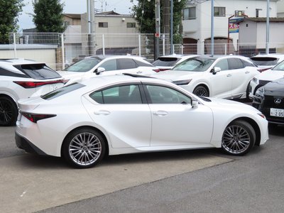 2023 Lexus IS — миниатюра 6