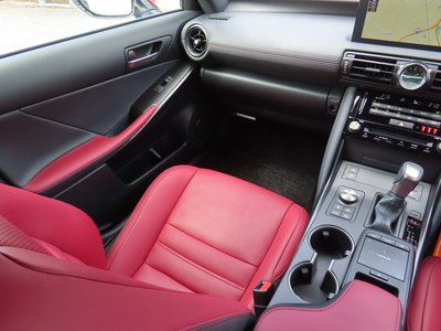 2023 Lexus IS — миниатюра 50