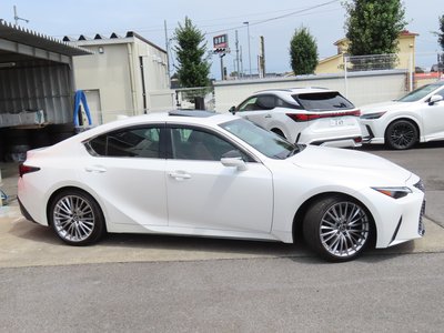 2023 Lexus IS — миниатюра 4