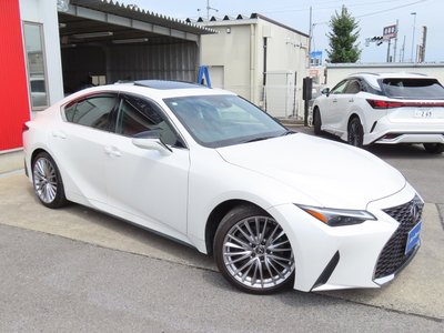2023 Lexus IS — миниатюра 29