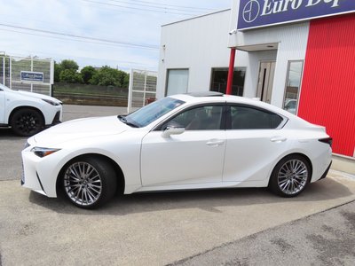 2023 Lexus IS — миниатюра 26