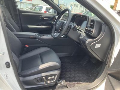 صورة 2 لـ 2025 Toyota CROWN ESTATE