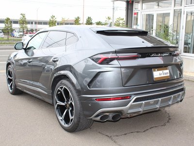 2019 Lamborghini URUS photo 6