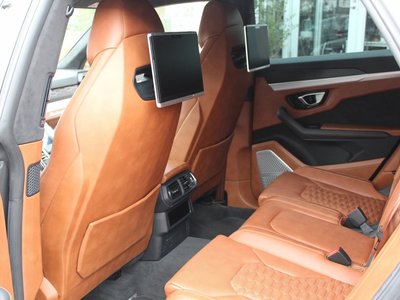 2019 Lamborghini URUS photo 16