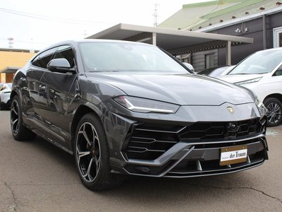 2019 Lamborghini URUS photo 2