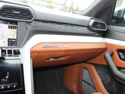 2019 Lamborghini URUS photo 22