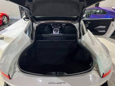 2018 Aston Martin VANTAGE — миниатюра 16