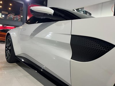 2018 Aston Martin VANTAGE — миниатюра 29