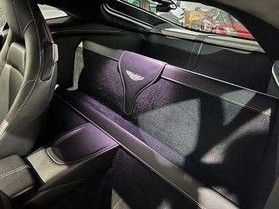 2018 Aston Martin VANTAGE — миниатюра 15