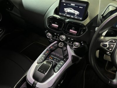 2018 Aston Martin VANTAGE — миниатюра 10