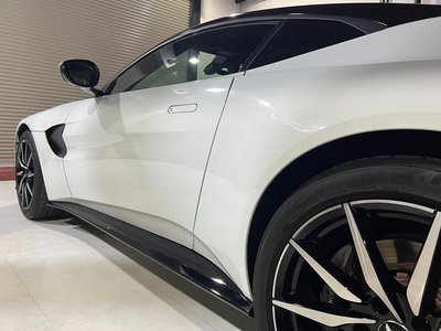 2018 Aston Martin VANTAGE — миниатюра 26