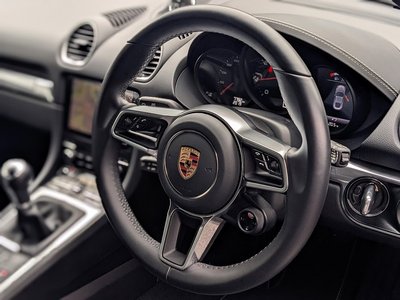 2024 Porsche 718 photo 14