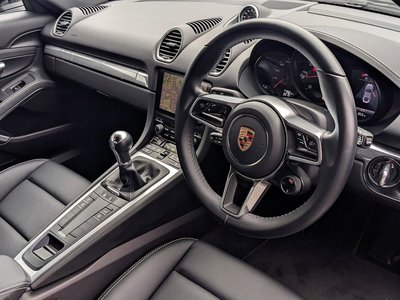 2024 Porsche 718 photo 13