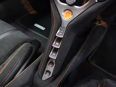 2025 Mclaren 750S thumbnail 28
