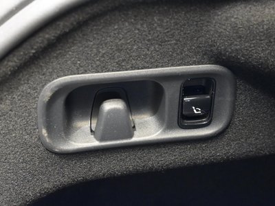 2025 Mercedes-BENZ C-CLASS thumbnail 30