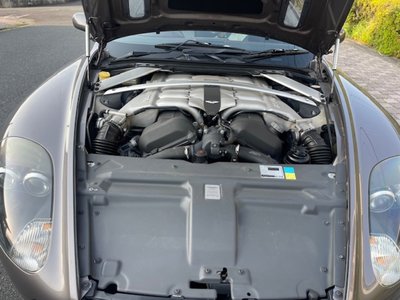 2004 Aston Martin DB9 照片 9