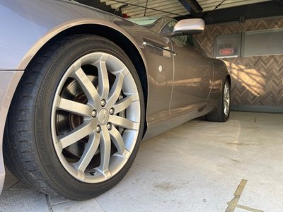 2004 Aston Martin DB9 照片 14