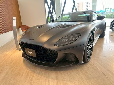 صورة 6 لـ 2026 Aston Martin DBS SUPERLEGGERA VOLANTE