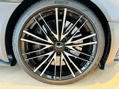 صورة 12 لـ 2026 Aston Martin DBS SUPERLEGGERA VOLANTE