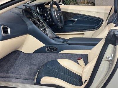 صورة 17 لـ 2018 Aston Martin DB11 VOLANTE