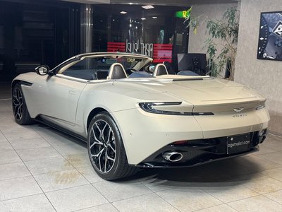 صورة 3 لـ 2018 Aston Martin DB11 VOLANTE