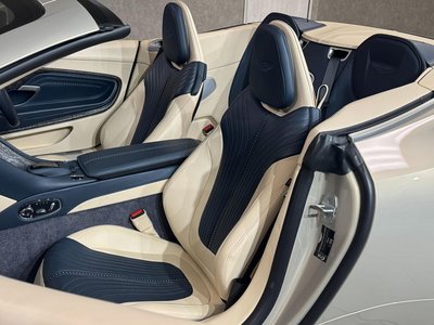صورة 18 لـ 2018 Aston Martin DB11 VOLANTE