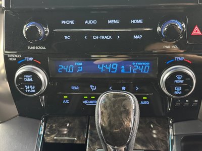 2022 Toyota ALPHARD — фото 19