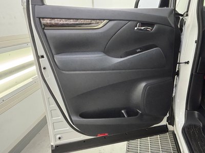 2022 Toyota ALPHARD — фото 23