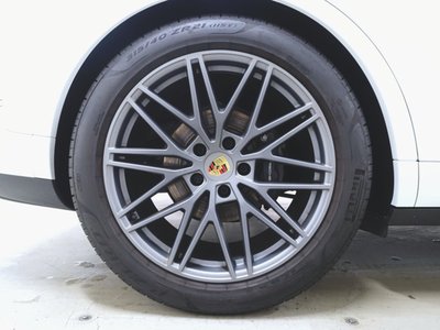 2024 Porsche CAYENNE thumbnail 37