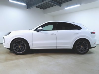 2024 Porsche CAYENNE photo 4