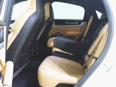 2024 Porsche CAYENNE thumbnail 33