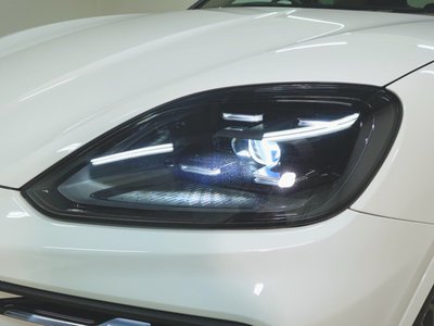 2024 Porsche CAYENNE photo 3