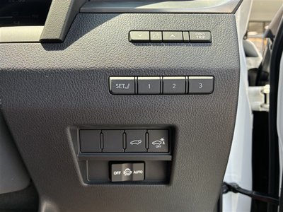 صورة 16 لـ 2025 Lexus GX
