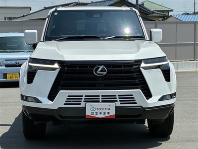 صورة 2 لـ 2025 Lexus GX
