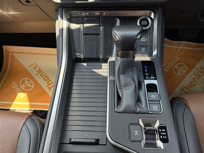 صورة 12 لـ 2025 Lexus GX