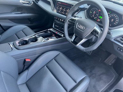 صورة 22 لـ 2024 AUDI E-TRON GT QUATTRO