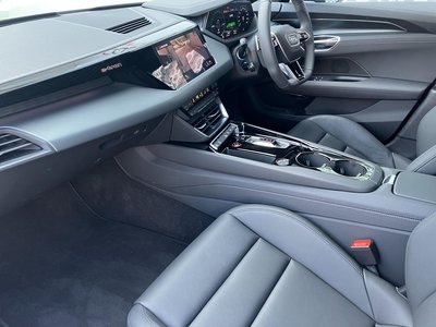 صورة 24 لـ 2024 AUDI E-TRON GT QUATTRO