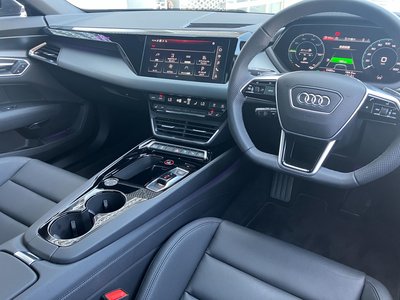 صورة 29 لـ 2024 AUDI E-TRON GT QUATTRO