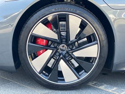 صورة 17 لـ 2024 AUDI E-TRON GT QUATTRO
