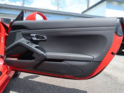 2015 Porsche CAYMAN thumbnail 28