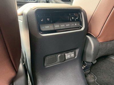 صورة 48 لـ 2024 Toyota LAND CRUISER 250
