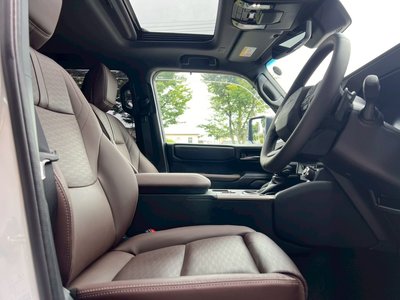 صورة 56 لـ 2024 Toyota LAND CRUISER 250