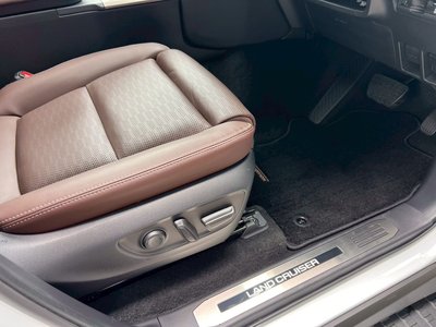 صورة 53 لـ 2024 Toyota LAND CRUISER 250