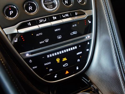 2017 Aston Martin DB11 照片 17